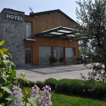 Tullio Отель Граведона