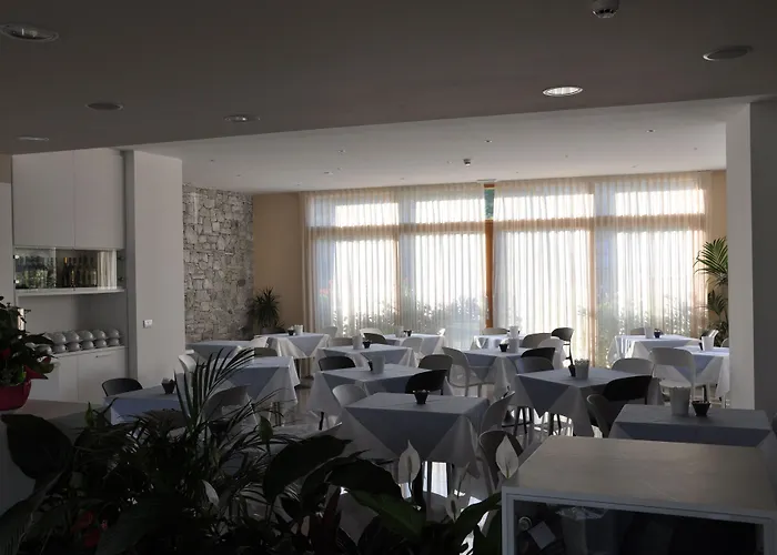 Отель Tullio Граведона